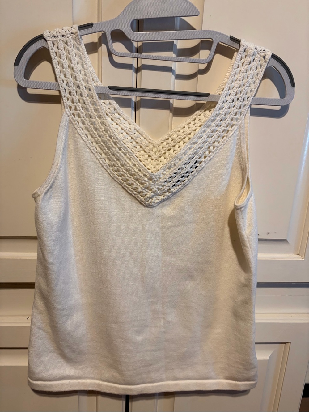 Jones New York White Crochet V-Neck Tank Top